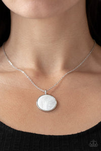 SHIMMERING SEASHORES - WHITE